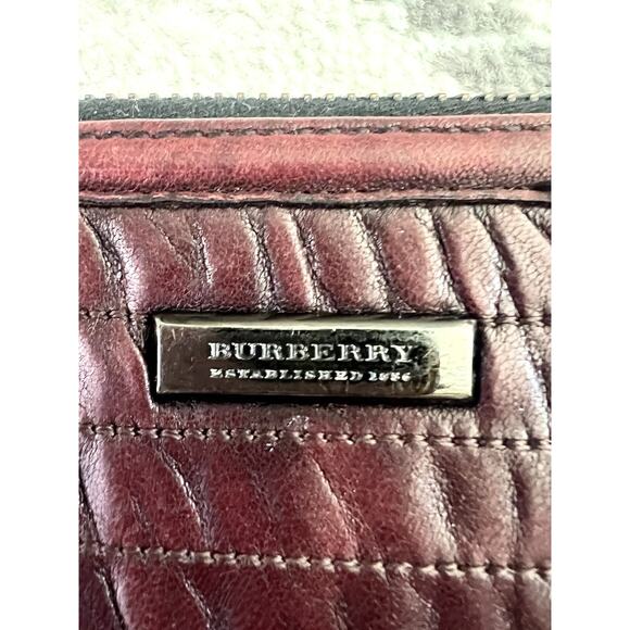 BURBERRY Authentic Quilted Brown Leather Zip Around Credit Cards Wallet - Picture 2 of 11